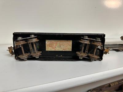 3 OLD LIONEL TRAIN CARS