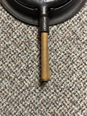 GRISWOLD NO 8 CAST IRON WAFFLE MAKER