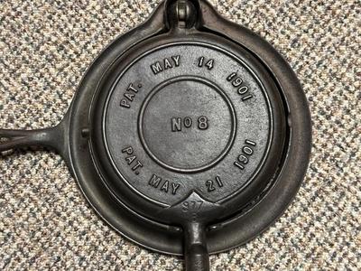 GRISWOLD NO 8 CAST IRON WAFFLE MAKER