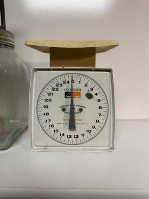 DAZEY BUTTER/CREAM CHURN AND HANSON UTILITY SCALE