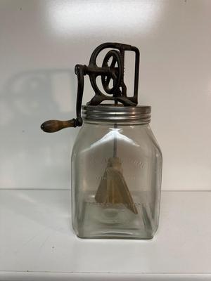 DAZEY BUTTER/CREAM CHURN AND HANSON UTILITY SCALE