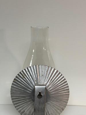 EAGLE GLASS OIL LAMP WITH WALL MOUNT