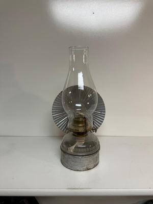 EAGLE GLASS OIL LAMP WITH WALL MOUNT