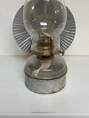 EAGLE GLASS OIL LAMP WITH WALL MOUNT