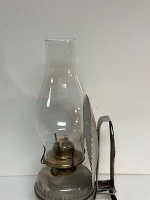 EAGLE GLASS OIL LAMP WITH WALL MOUNT
