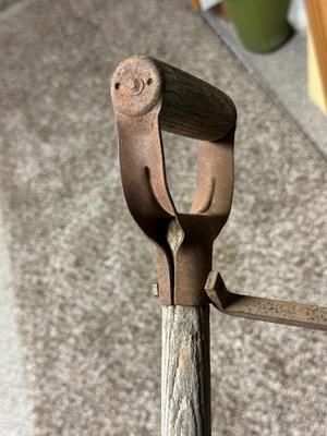 SINGLE WHEEL GARDEN PLOW OR CULTIVATOR