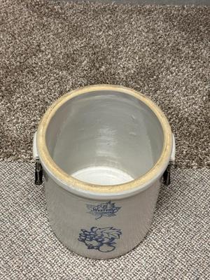WESTERN STONEWARE #8 CROCK WITH HANDLES (Pristine condition)
