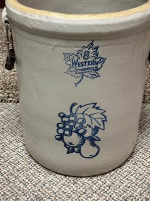 WESTERN STONEWARE #8 CROCK WITH HANDLES (Pristine condition)