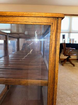 BEAUTIFUL ANTIQUE DISPLAY CASE