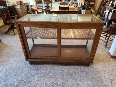BEAUTIFUL ANTIQUE DISPLAY CASE