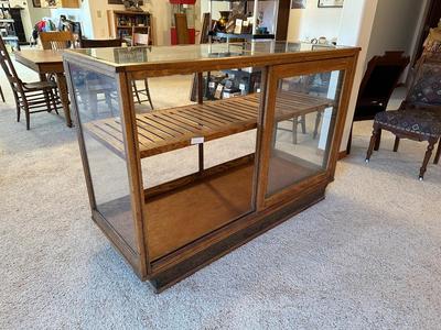 BEAUTIFUL ANTIQUE DISPLAY CASE