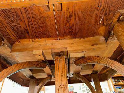 GORGEOUS ANTIQUE TABLE WITH 4 LEAVES AND 8 CANE SEAT CHAIRS