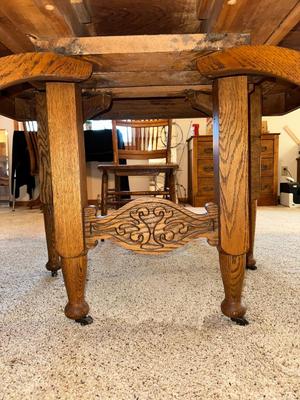 GORGEOUS ANTIQUE TABLE WITH 4 LEAVES AND 8 CANE SEAT CHAIRS