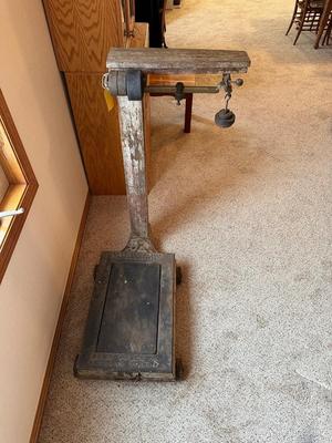 ANTIQUE FAIRBANKS CAST IRON PORTABLE PLATFORM SCALE