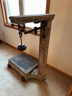 ANTIQUE FAIRBANKS CAST IRON PORTABLE PLATFORM SCALE