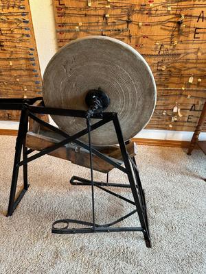 ANTIQUE FOOT-PEDAL-POWERED GRINDING WHEEL