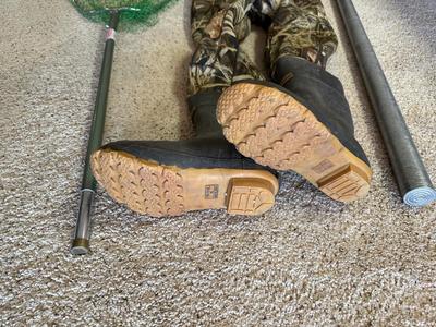 CABELA'S LUG SOLE WAIST HIGH WADERS SIZE 10, FISHING NET AND POLE TUBE