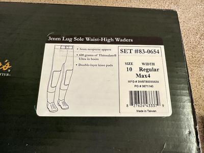 CABELA'S LUG SOLE WAIST HIGH WADERS SIZE 10, FISHING NET AND POLE TUBE