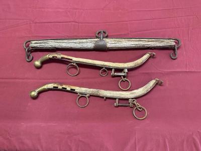 1 OX YOKE AND A PAIR OF ANTIQUE HORSE HAMES