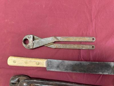 BRIEGEL METHOD CRIMPING TOOL, HOOF KNIFE AND PINCERS