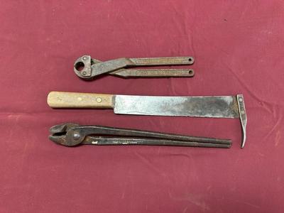 BRIEGEL METHOD CRIMPING TOOL, HOOF KNIFE AND PINCERS