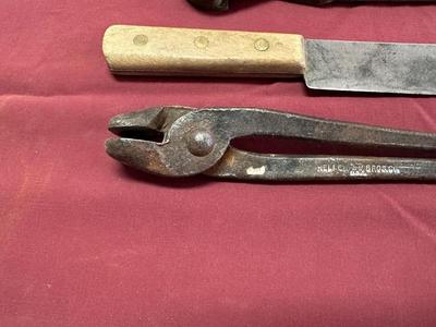 BRIEGEL METHOD CRIMPING TOOL, HOOF KNIFE AND PINCERS