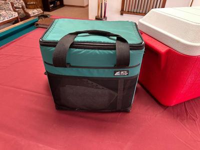 SOFT SIDED AND HARD SIDED COOLERS