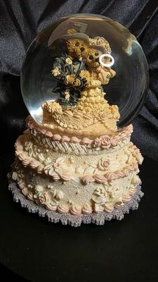 Boyds Bears “Wedding Day” Musical Snow Globe – Bride & Groom Bear Figurine Plays Wedding March