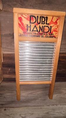 2031 10 x 1-3/4” CLOTHES WRINGER AND A DUBL HANDI WASHBOARD