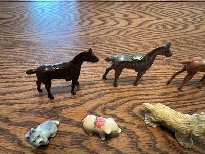 PLASTIC MINIATURE HORSES AND MORE