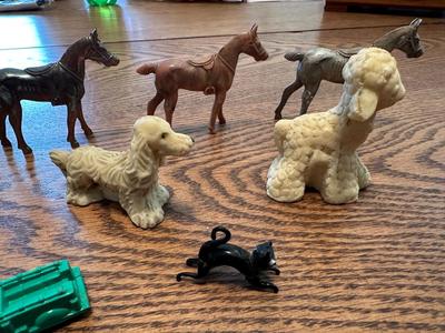 PLASTIC MINIATURE HORSES AND MORE