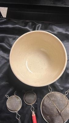 STONEWARE GLAZED BOWL AND VINTAGE COLANDERS