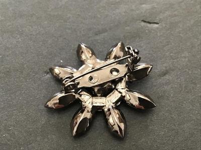 Petite Fashion Brooch