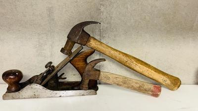 WOOD PLANE AND HAMMERS