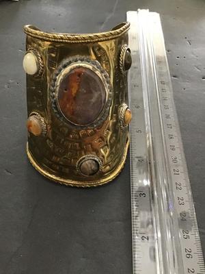 Very nice hammered brass cuff With multicolored polish stones