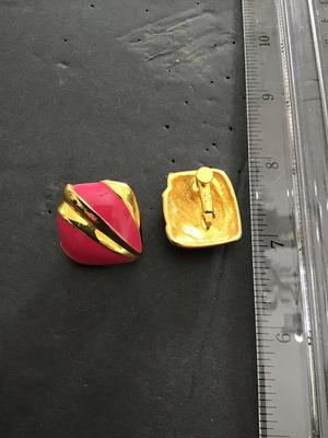 Very nice hot pink JS signed screwback earrings