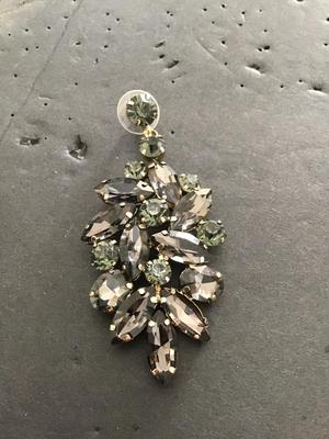 Very nice pair of fashion statement earrings