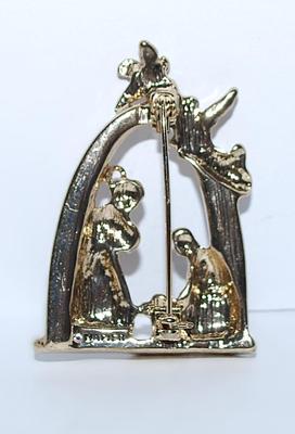 BEAUTIFUL Silver & Gold Colored NATIVITY BROOCH (2¼" x 1½") with Angels & Blue Shawl "Mary" on a Gold Tone...