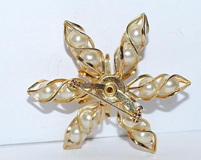 Pointed PEARL BROOCH (2¼" Diam.) with 13 Faux Pearls Woven Into a Gold Tone Star Setting