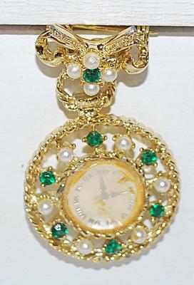 GREEN Stones & Faux Pearls "CLOCK" BROOCH (2¼" x 1¼") with Gold Tone Setting