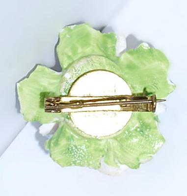 BONE CHINA FLOWER BROOCH (1½" Diam.) "Thorley Brand" - Made in England with Gold Tone Pin