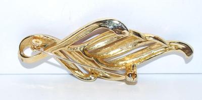 Striking RED & BLACK Ribbon BROOCH (2¾" x 1") with Gold Colored Inner Background on a Gold Tone Setting