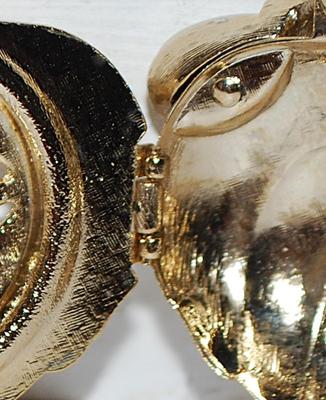 Open/Close LOCKET-STYLE HEART BROOCH (2¼" x 1½") -- Marked "AVON" -- with White Teardrop Faux Pearl on a Gold Tone...