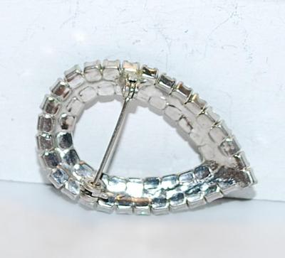 VINTAGE Bejeweled TEARDROP BROOCH (1½" x 1¼") on a Silver Tone Setting