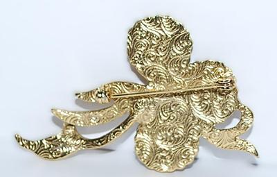 Triple BLACK PEAR Stones BROOCH (2¼" x 1½") with Bejeweled Gold Colored Ribbon on a Gold Tone Setting