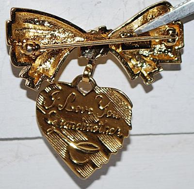 "I Love You Grandmother" Dangle HEART BROOCH (1½" x 1½") on a BOW Style Gold Tone Setting