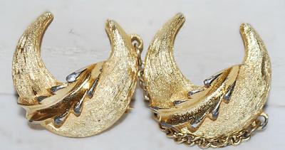 Double Brushed Gold Colored CHAINED HALF MOON BROOCH (1" x 1") on a Gold Tone Setting