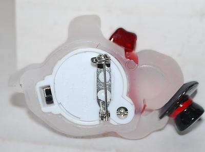 Acrylic ILUMINATING SNOWMAN BROOCH (2½" x 1¾") Flashes 4 Colors & On/Off Switch