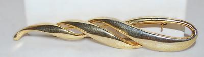 Gold Colored Long "TWISTED" BROOCH (3½" x ¾") on a Gold Tone Setting