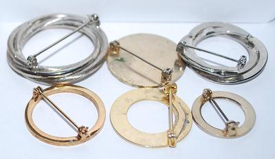 Collection of 6 Assorted CIRCLE BROOCHES - 1½" to ½" Diameter